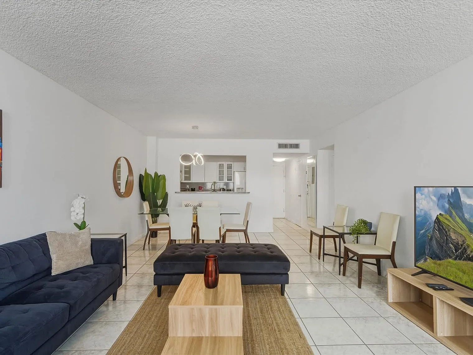 2 bed, 2.0 bath, 1248 sqft, $4,206 — Photo 4