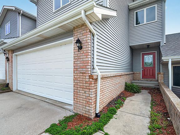 3rd image of 401 Dogwood Ct