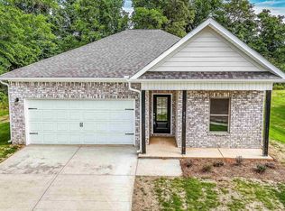 201 Primer Ln, New Market, AL 35761