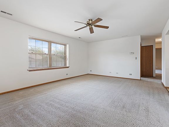 4th image of 1151 Greenwood Cir #1151