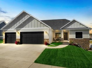 610 Forest View Dr, Holmen, WI 54636