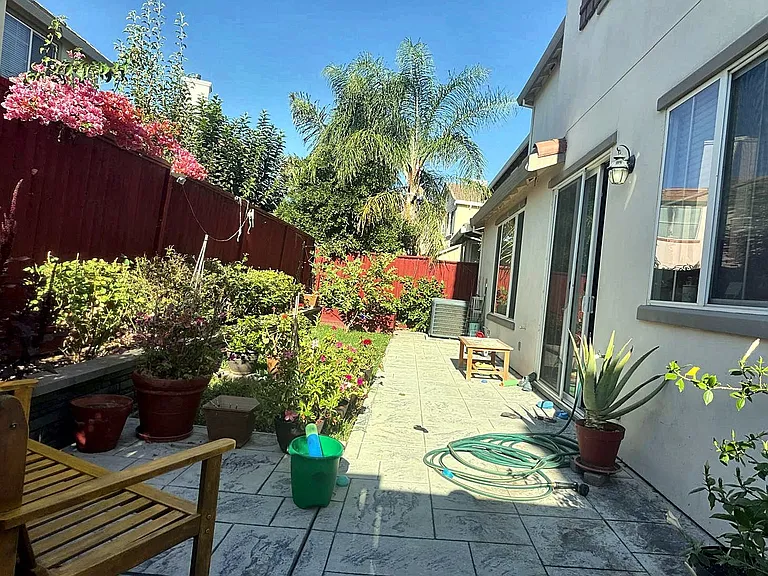 65 E Legacy Dr — Photo 17