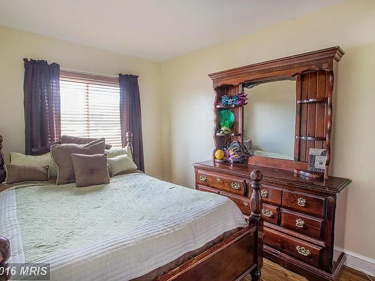1740 Lang Pl NE — Photo 8