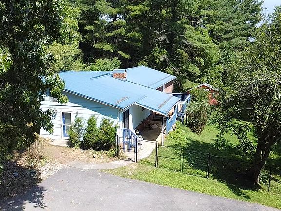 5th image of 796 Piney Mountain Rd
