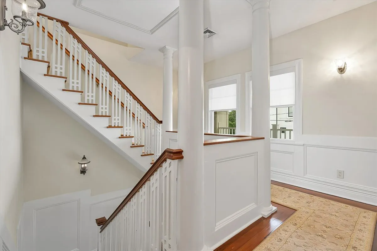 3 bed, 3900 sqft, $13,000 — Photo 4