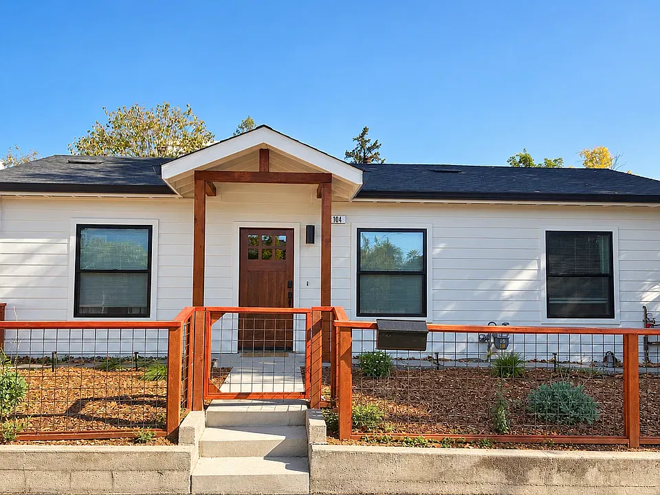 104 Marion Ln