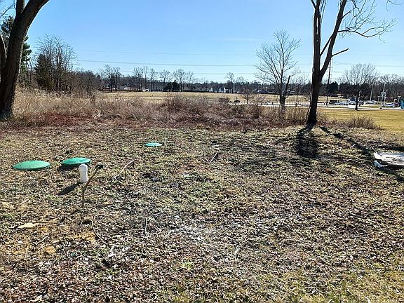 Rear of lot adjoins CCU property