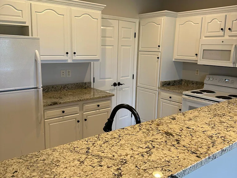 13 Delano Dr — Photo 17