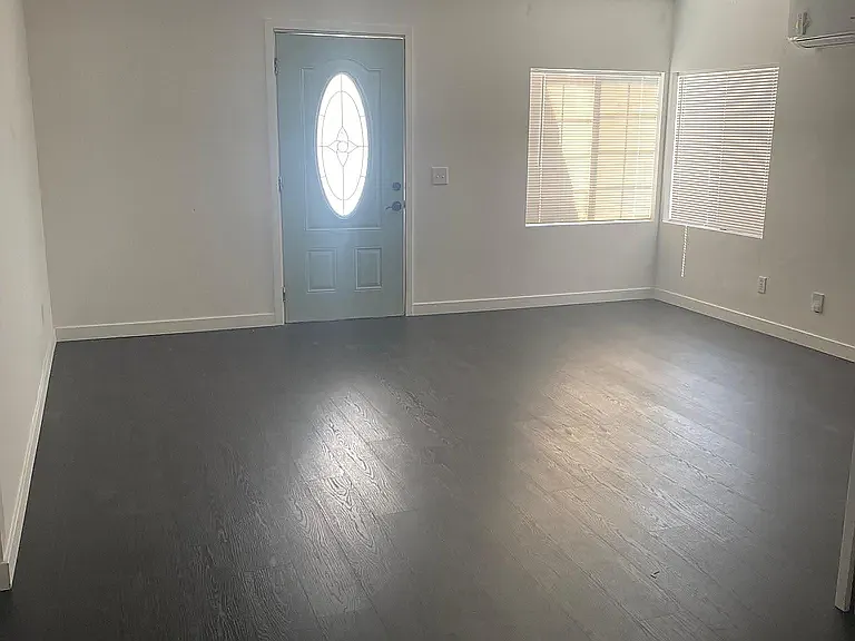 1061 Oaklawn Ave — Photo 7