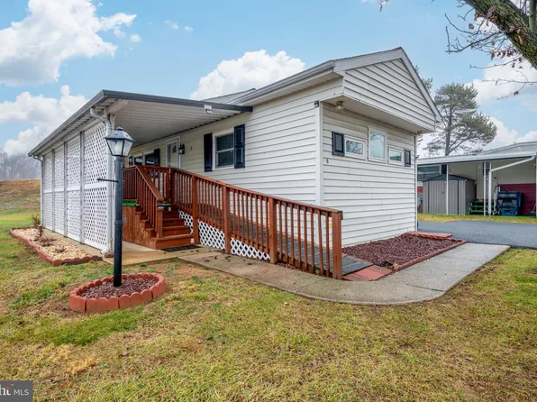 8 Ridgewood Mnr, Manheim, PA 17545