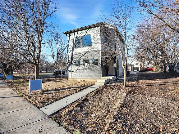 3rd image of 1656 Roosevelt Ave