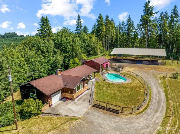 825 Spirit Lake Highway, Castle Rock, WA 98611
