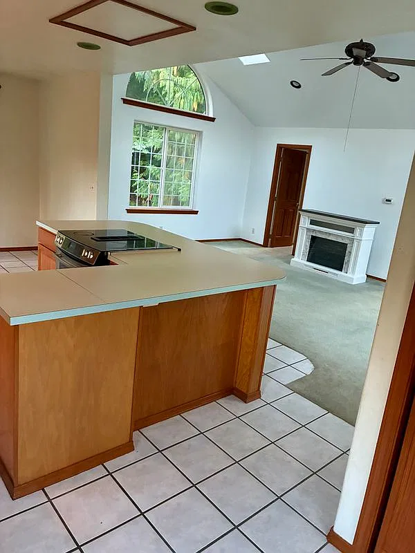 1 bed, 1.5 bath, 900 sqft, $2,050 — Photo 3