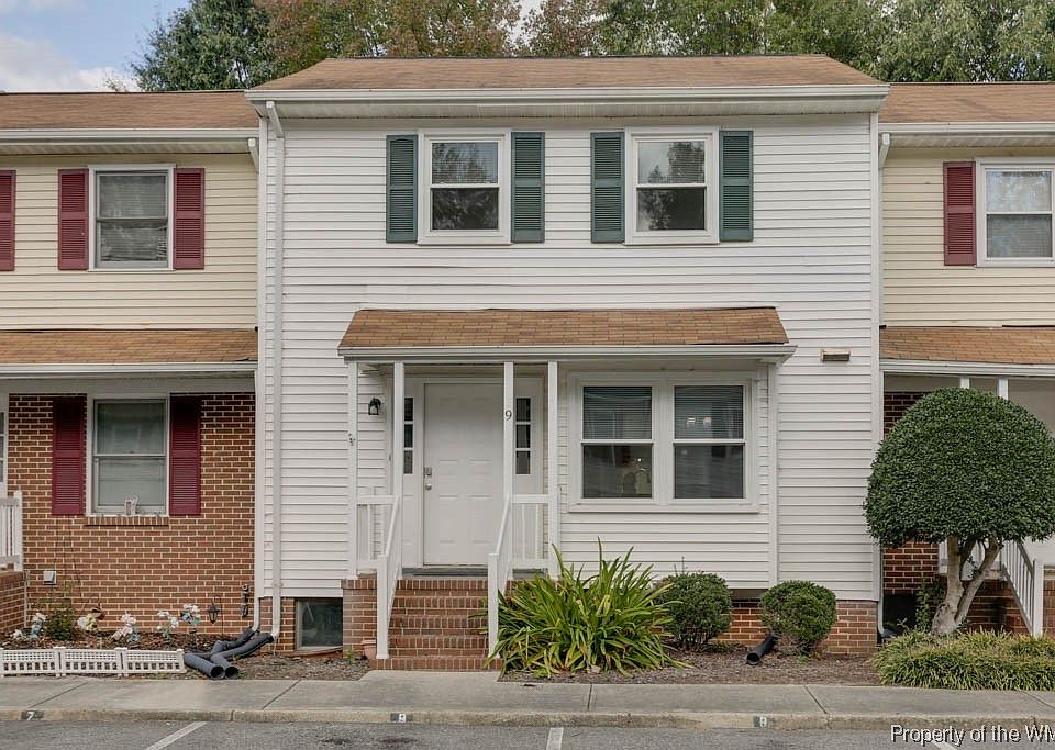 1st image of 9 Bromley Dr