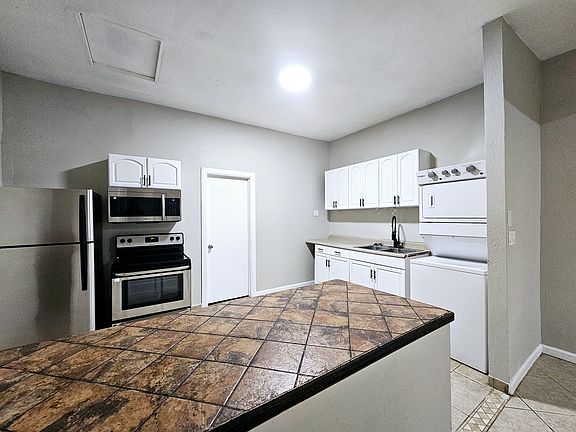 3rd image of 103 E Ash Ave #6