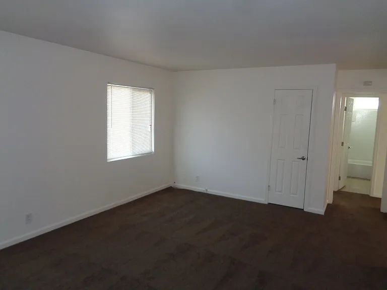 44253 Beech Ave — Photo 13
