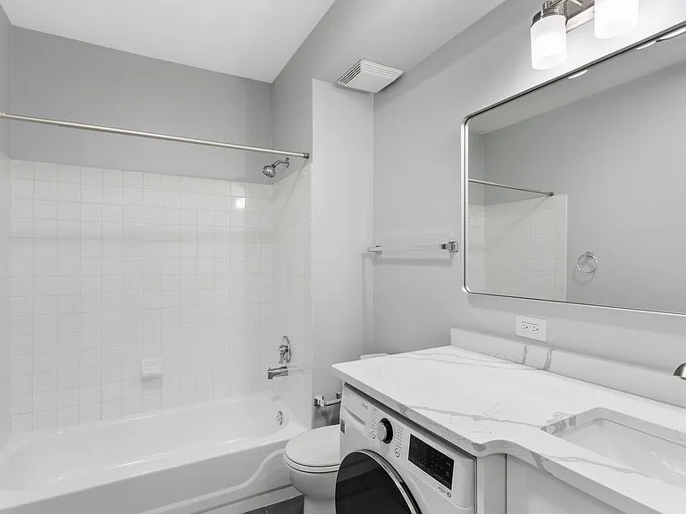 1625 W Howard St — Photo 22