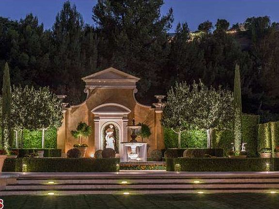 4th image of 60 Beverly Park