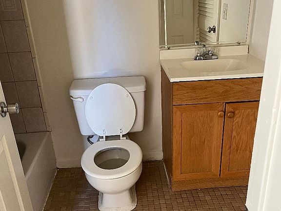 5th image of 40 Meadow Pl APT H