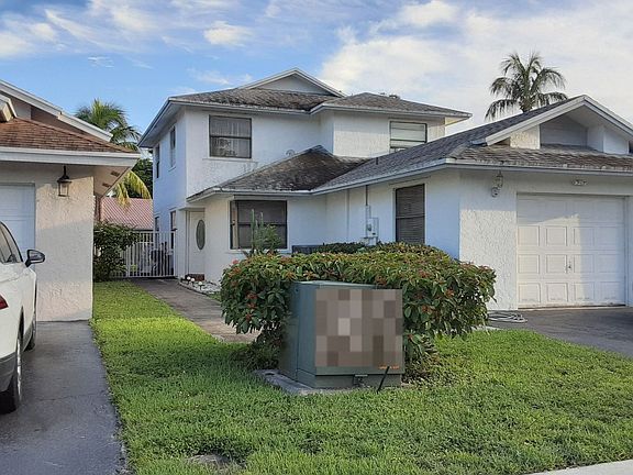 3rd image of 506 Lakeside Cir