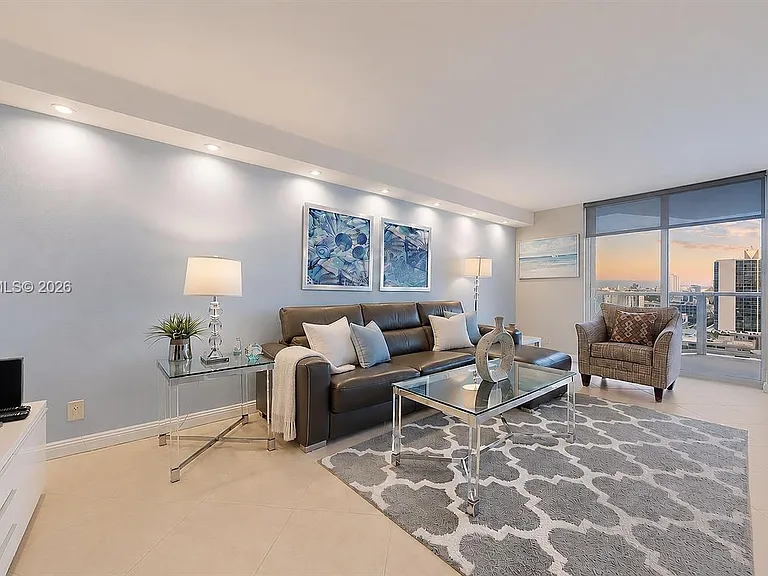 2401 Collins Ave #1709 — Photo 9