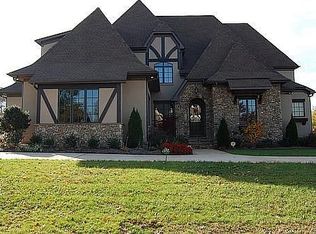 7512 Polyantha Rose Cir, Matthews, NC 28104