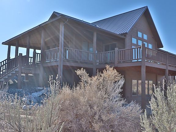 2nd image of 25 River Rock Trl