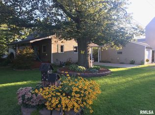210 N East St, Farmersville, IL 62533