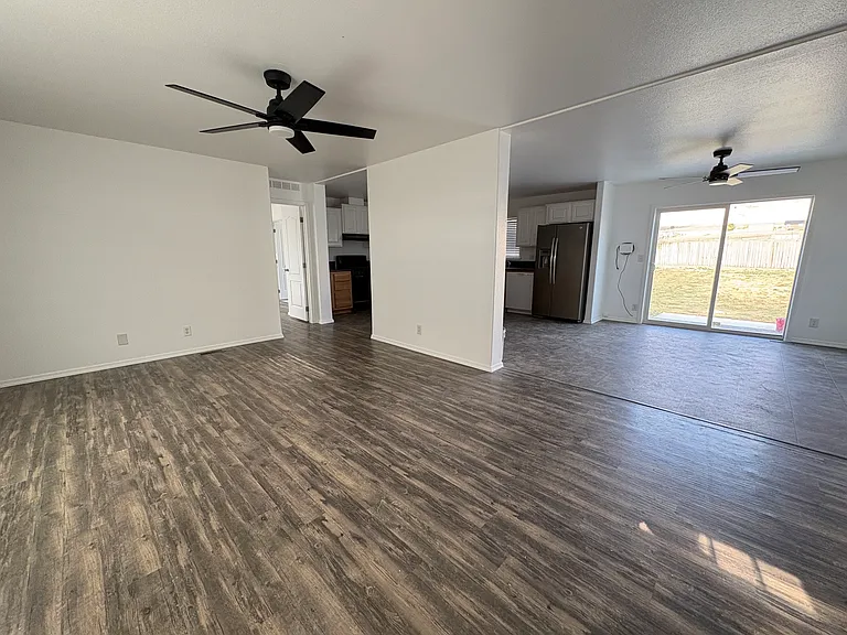 10685 Spur St — Photo 6