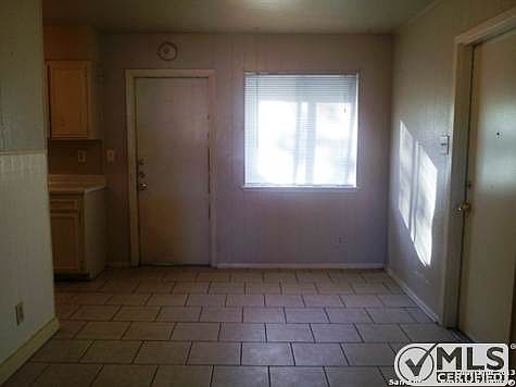 4th image of 2401 Roseville St