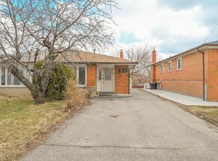 3200 Morning Star Dr, Mississauga, ON L4T1X5