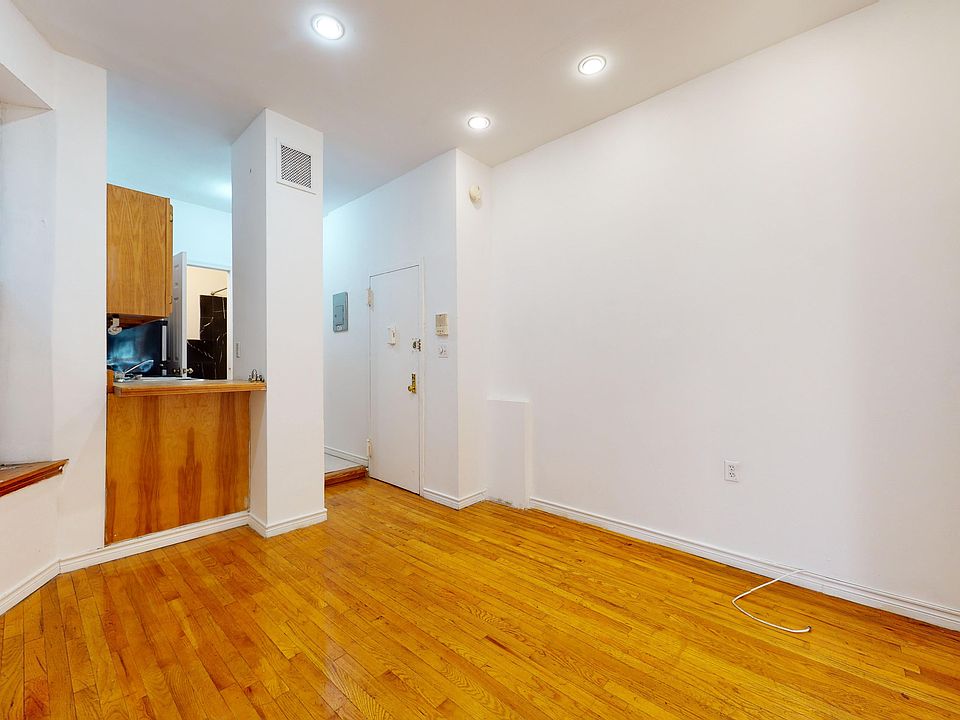 1st image of 214 E 10th St APT 4