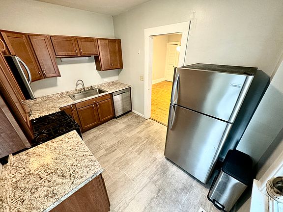 5th image of 1057 W 8th St