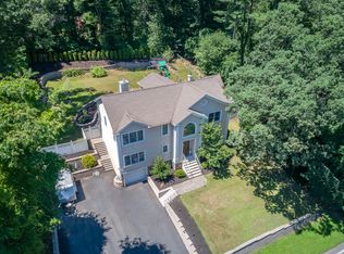 907 Union Valley Rd, West Milford, NJ 07480