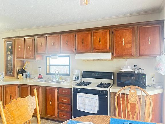 2nd image of 4047 Kelly Dr