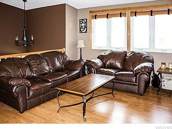 3rd image of 406 Greengage Cir