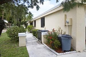 5th image of 1998 NW 35th Ter
