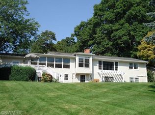 16101 Harbor Point Dr, Spring Lake, MI 49456