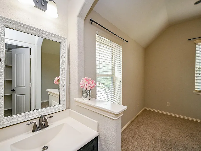 5315 Little Creek Ct — Photo 40