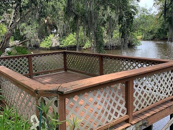 5th image of 724 Pine Shores Cir