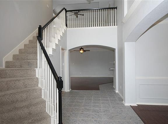 2nd image of 2321 Vail Dr