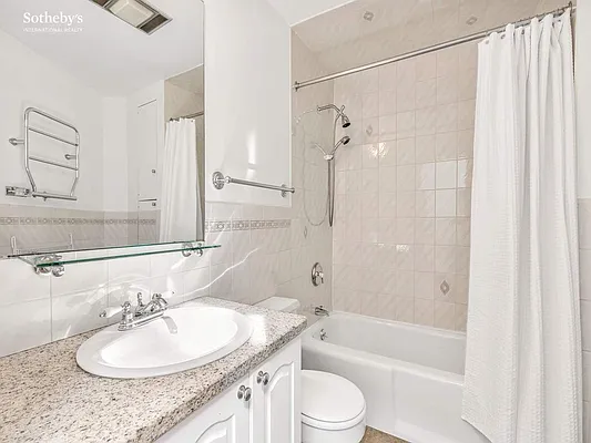 Rented by Sotheby's International Realty | media 23