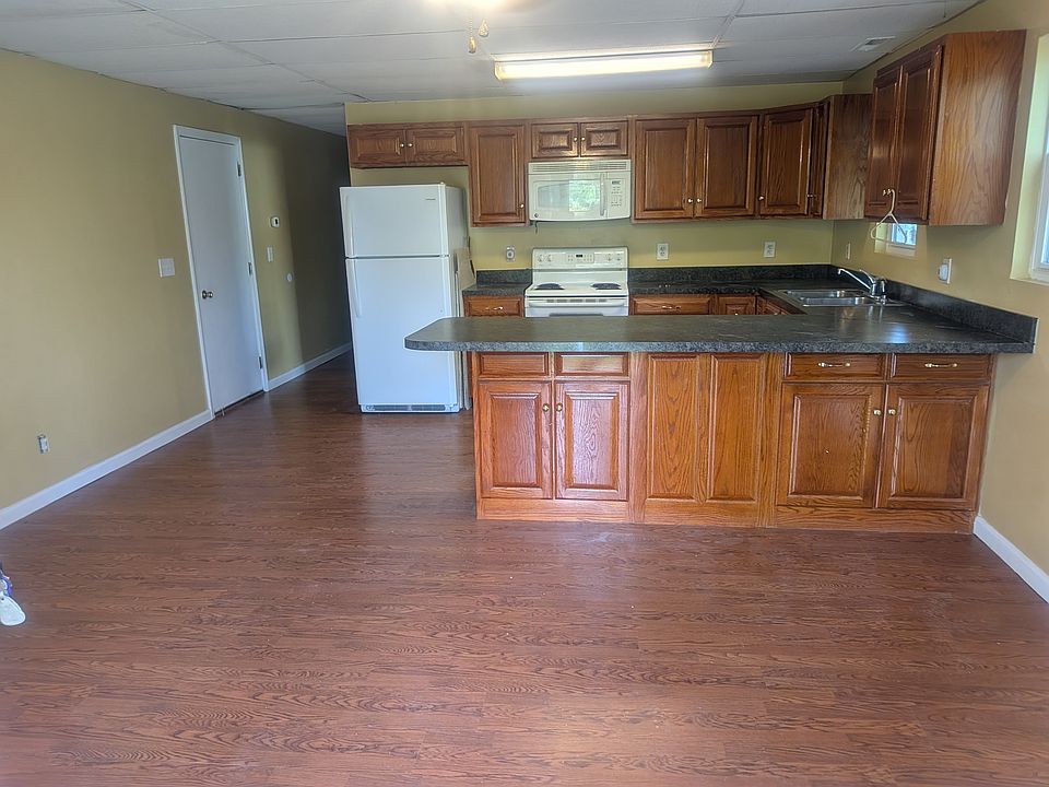 1st image of 110 S Hill St #1