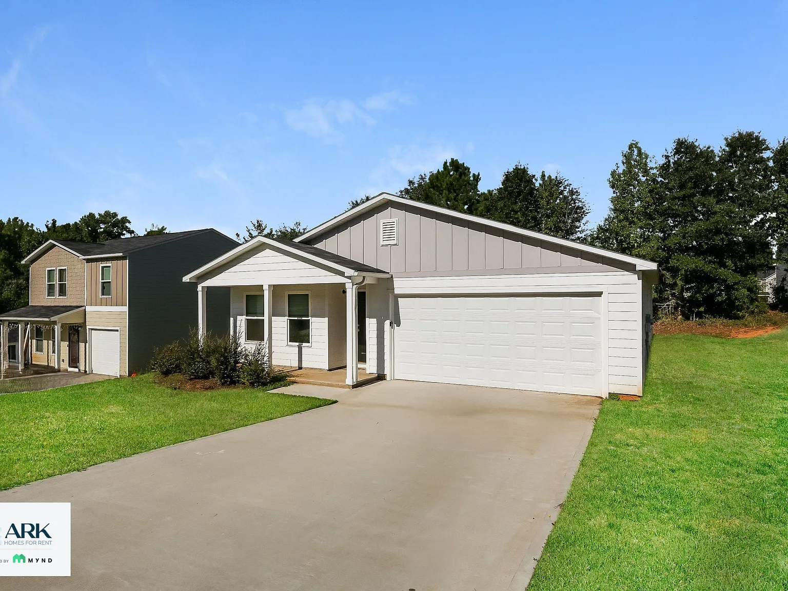 4 bed, 2.0 bath, 1400 sqft, $1,649 — Photo 3