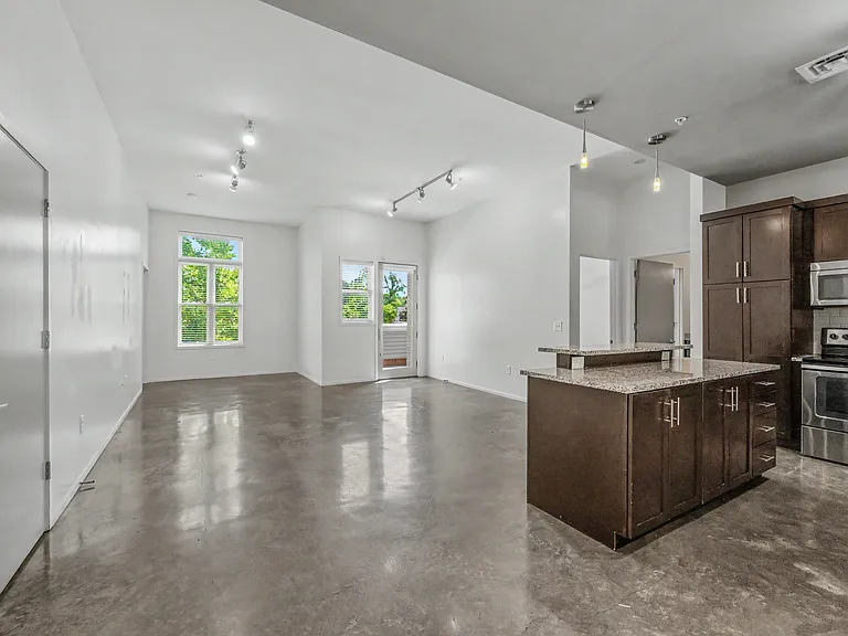 2100 Acklen Flats — Photo 10