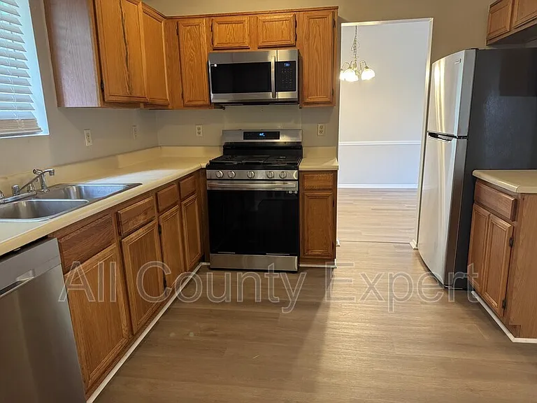 7156 Lone Oak Way — Photo 8