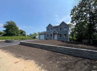 36 Gooseberry Rd, Mastic Beach, NY 11951