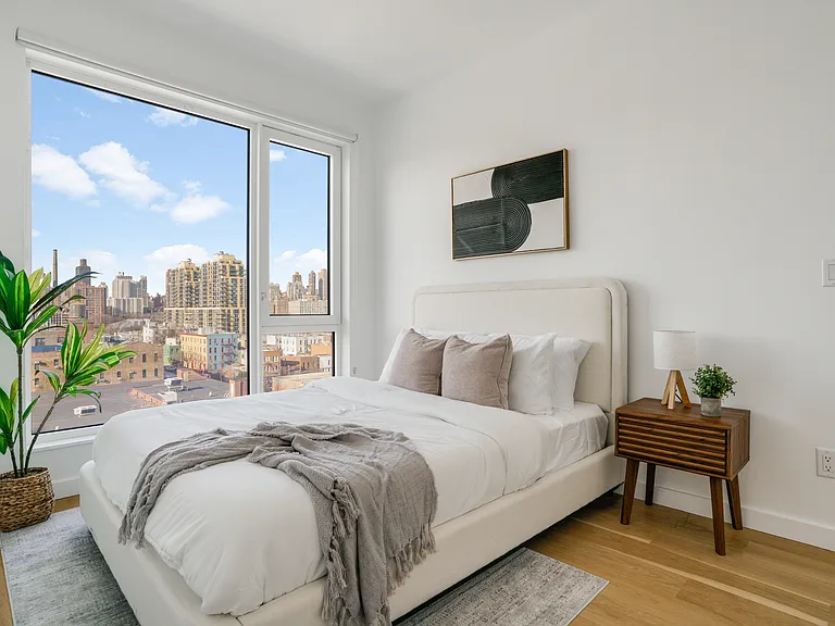 11-14 35th Ave #203 — Photo 18