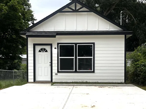 9083 Marigold St, Willis, TX 77318
