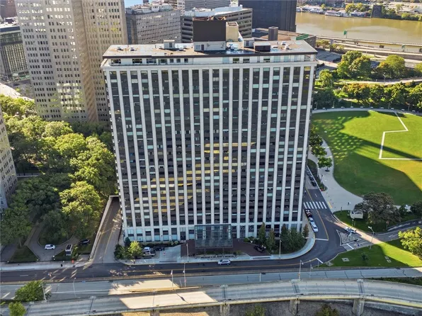 320 Fort Duquesne Blvd APT 21B, Pittsburgh, PA 15222